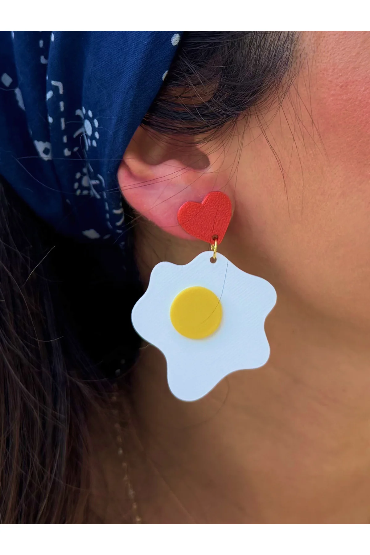 Yumurta Tasarımlı Sallantılı Küpe
